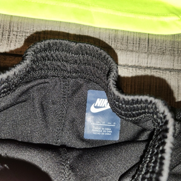 Nike Set - Picture 6 of 9